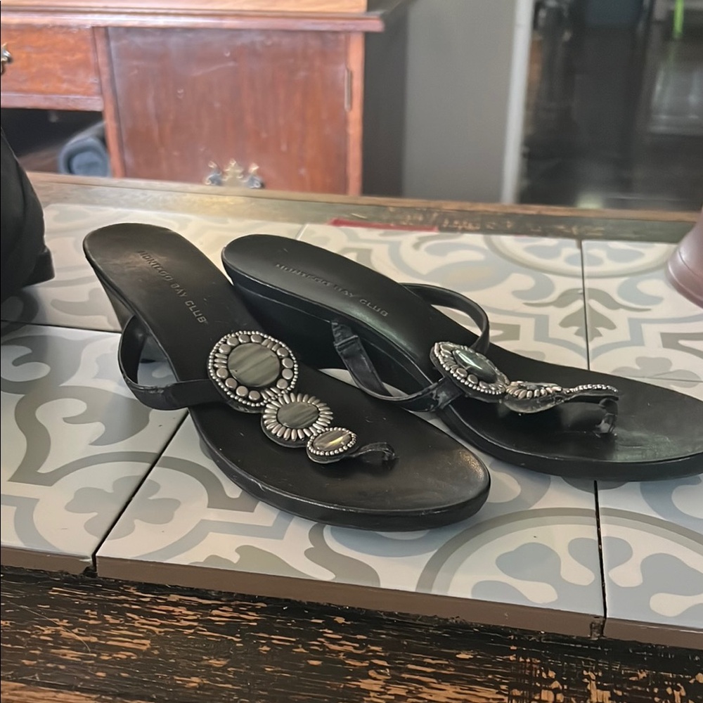 Montego Bay Club Black Sandals with Stylish Medallions